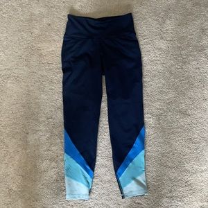 Old Navy blue striped legging